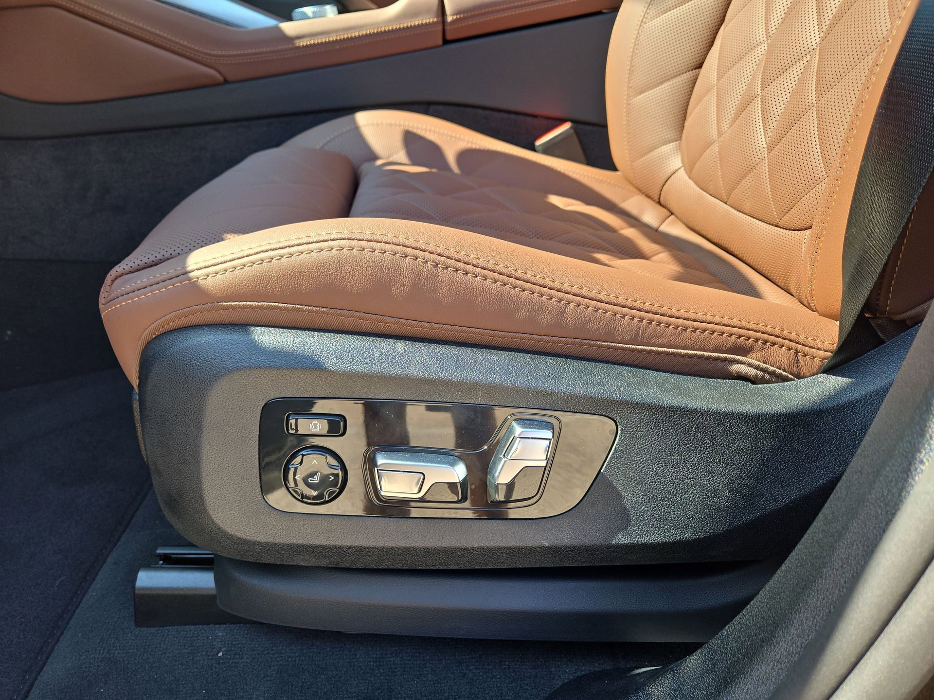 New 2027 BMW X6 xDrive40i w/ Executive Package AWD/4WD image 17