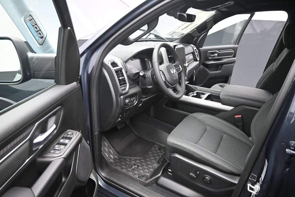 New 2026 RAM 1500 Big Horn AWD/4WD image 17