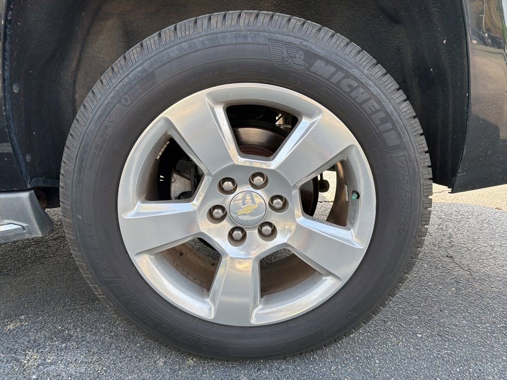 Used 2016 Chevrolet Suburban LTZ image 9