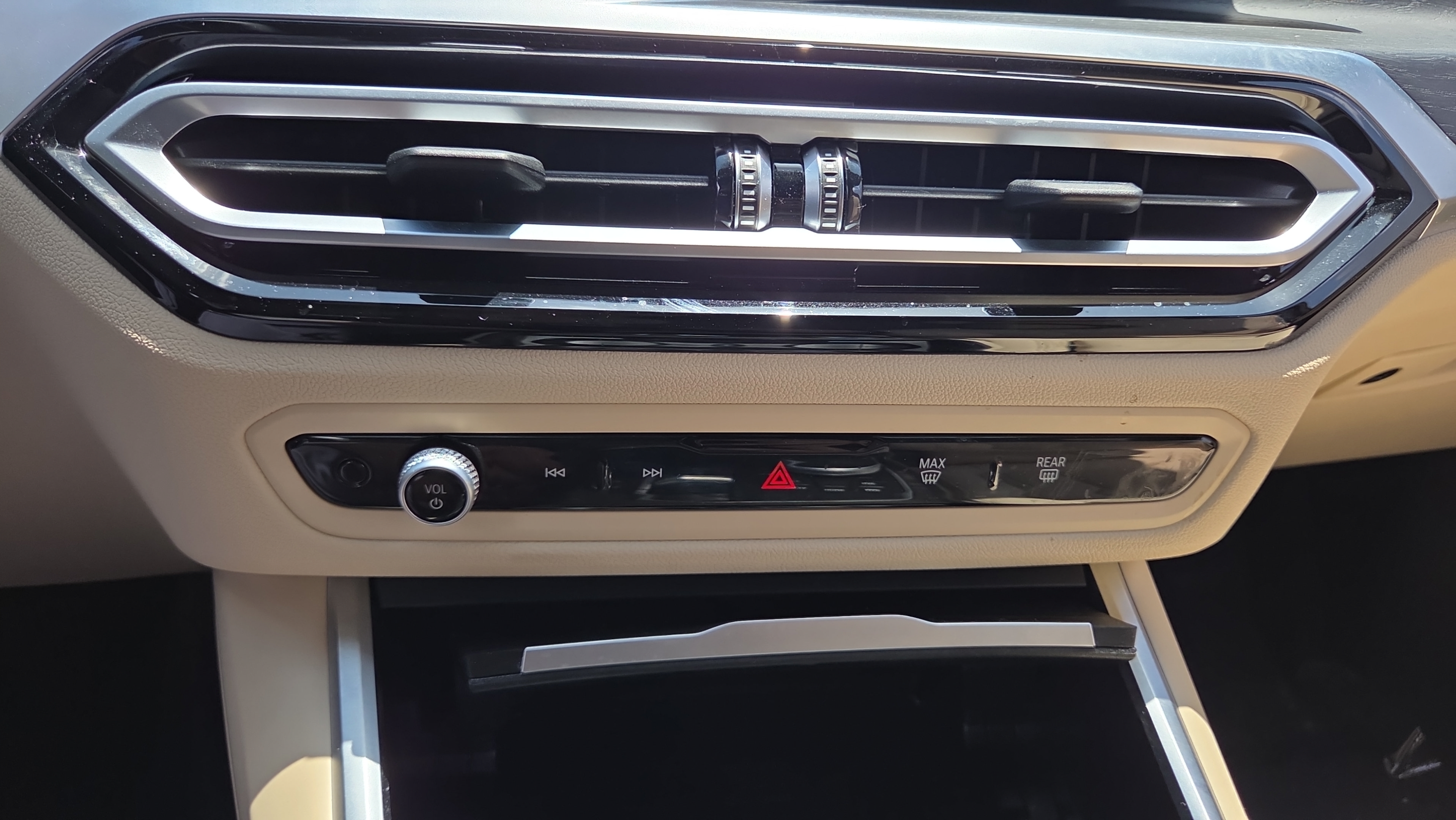 Used 2024 BMW i4 eDrive35 w/ Premium Package RWD image 31