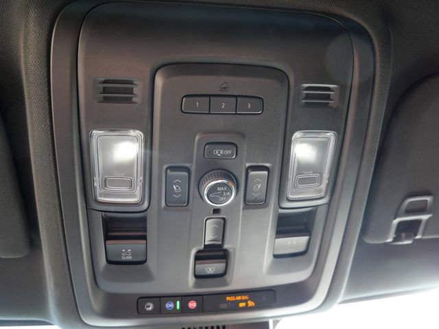 Used 2023 GMC Yukon XL SLT w/ SLT Premium Package image 30