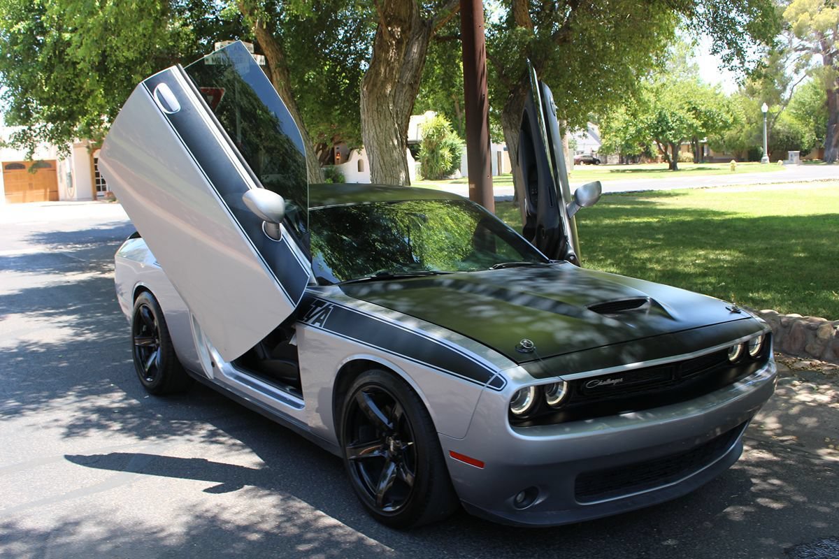 Used 2018 Dodge Challenger R/T w/ Quick Order Package 22P T/A RWD image 42
