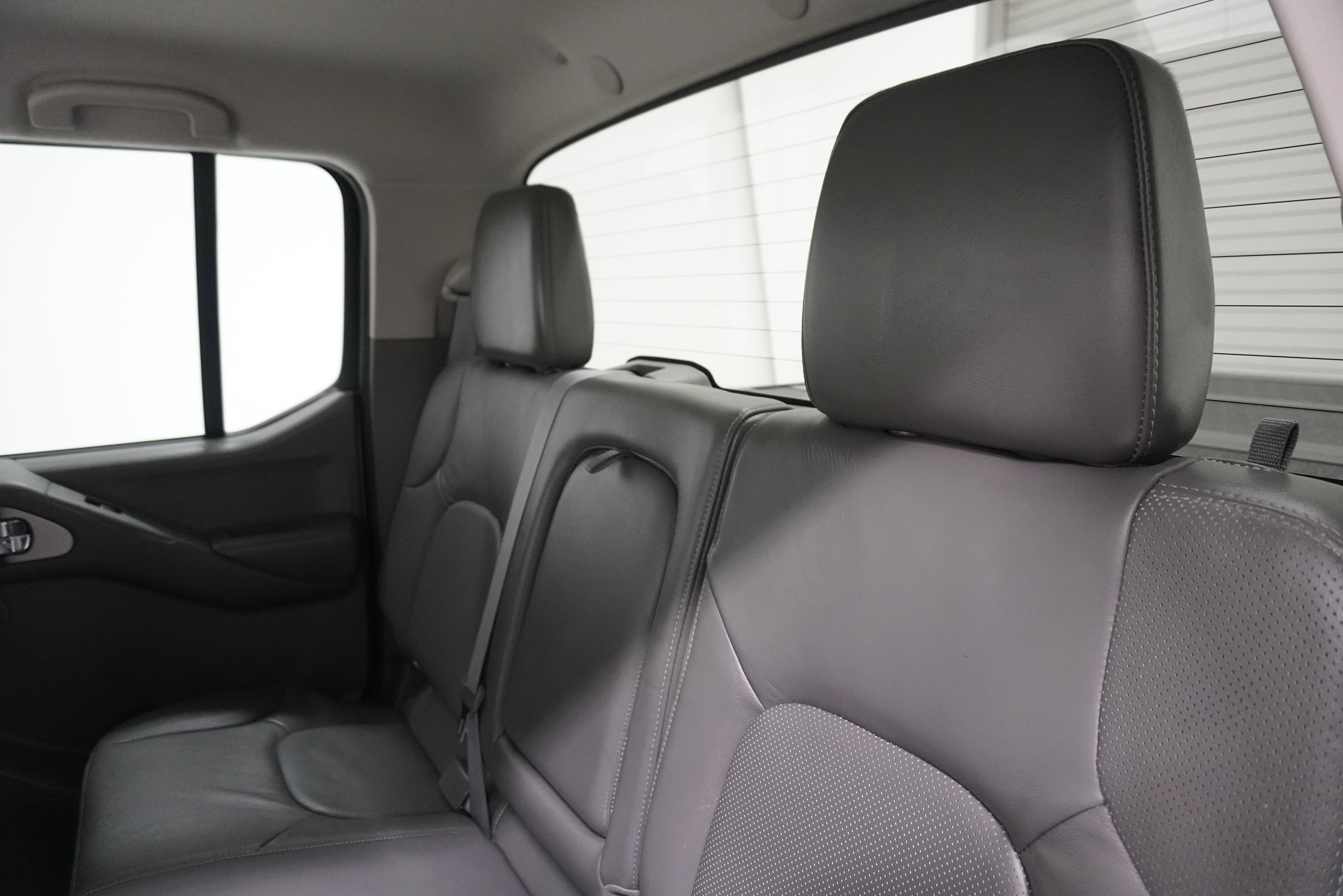 Used 2013 Nissan Frontier SL image 13