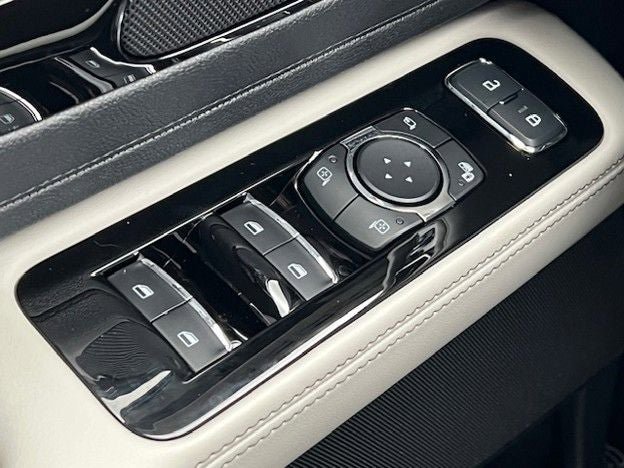 New 2026 Lincoln Aviator AWD image 36