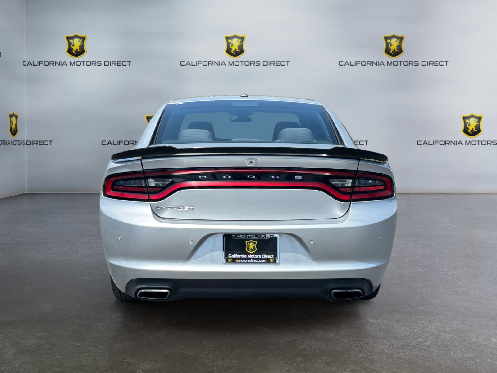 Used 2019 Dodge Charger SXT RWD image 4