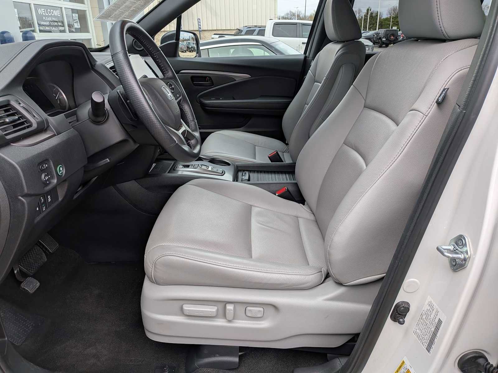 Used 2023 Honda Passport EX-L image 13