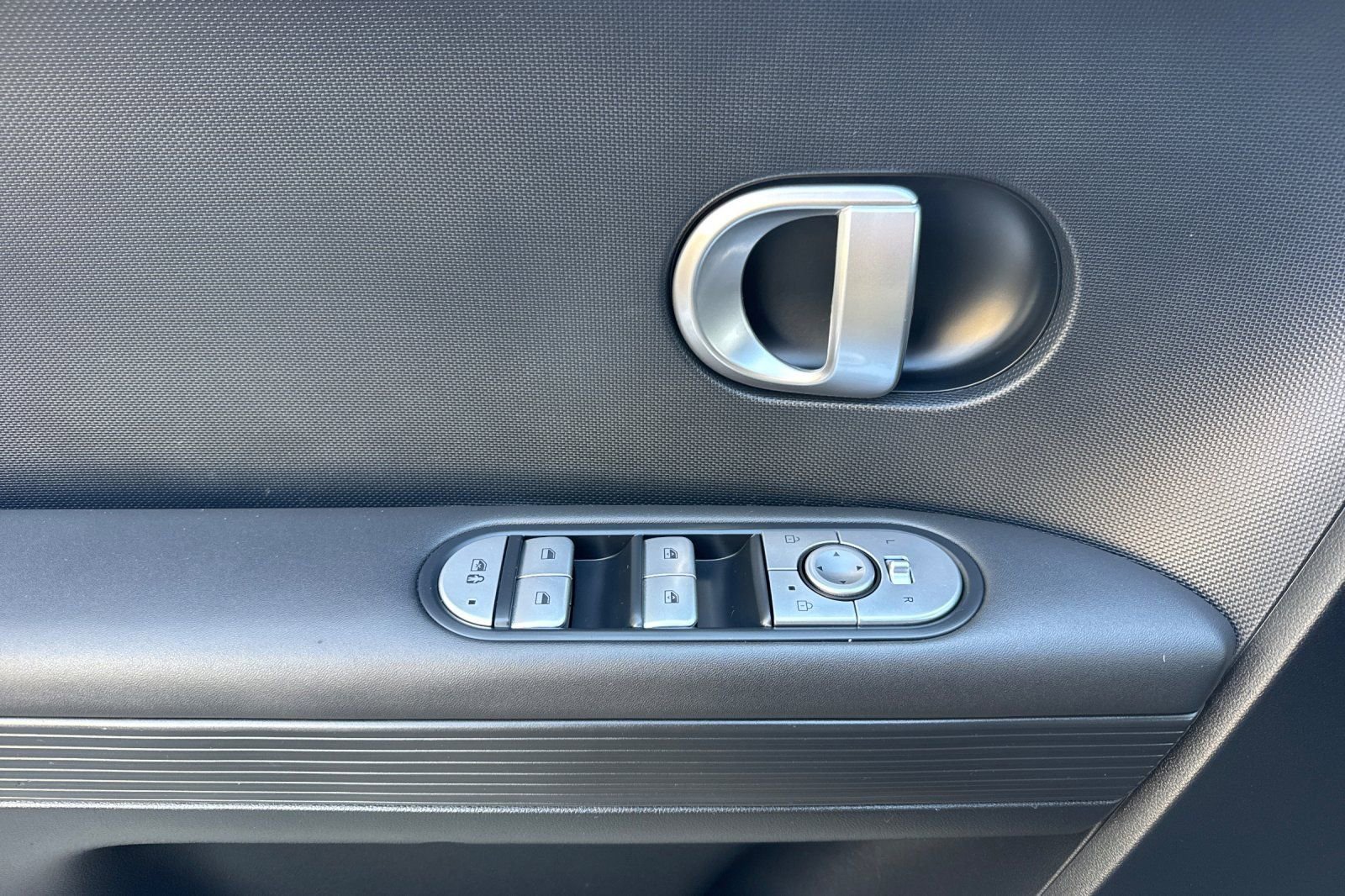 Certified 2024 Hyundai Ioniq 5 SEL AWD/4WD image 11