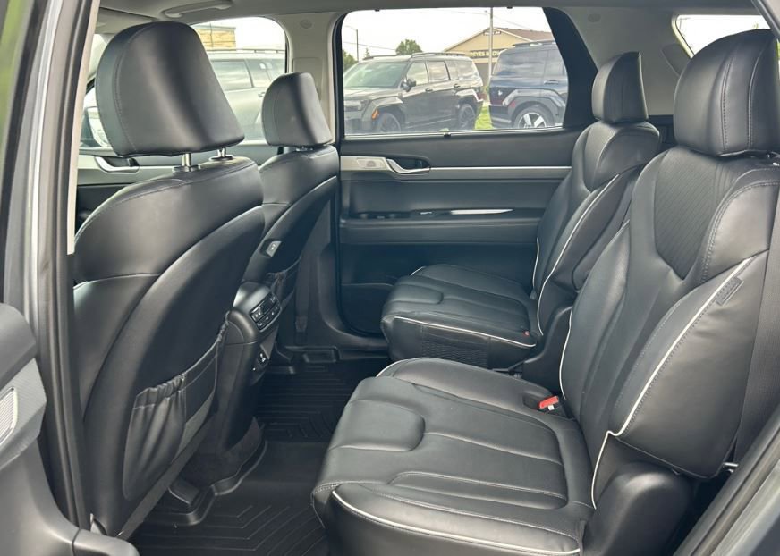Used 2023 Hyundai Palisade SEL w/ Premium Package AWD/4WD image 5