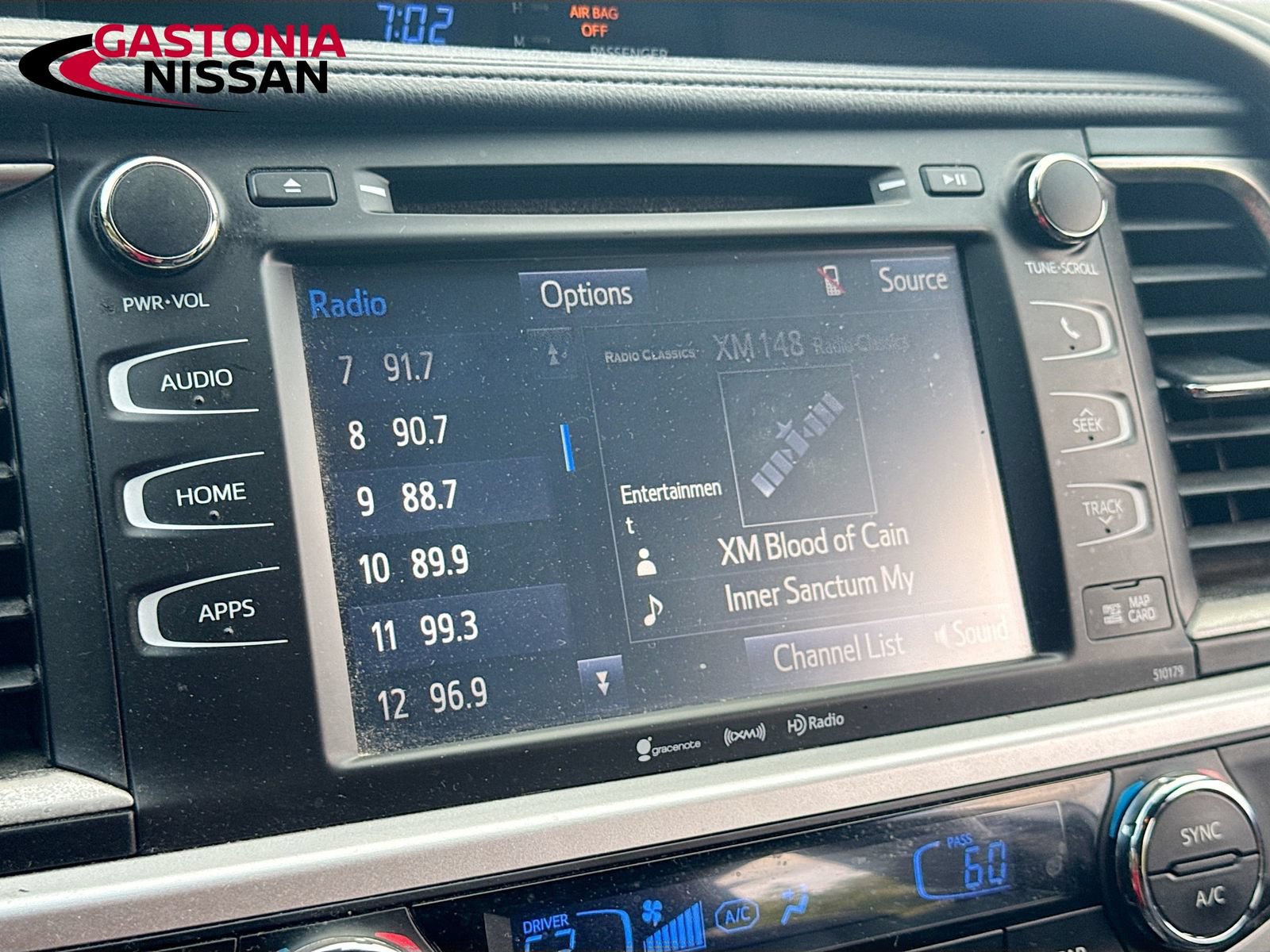 Used 2018 Toyota Highlander XLE FWD image 19