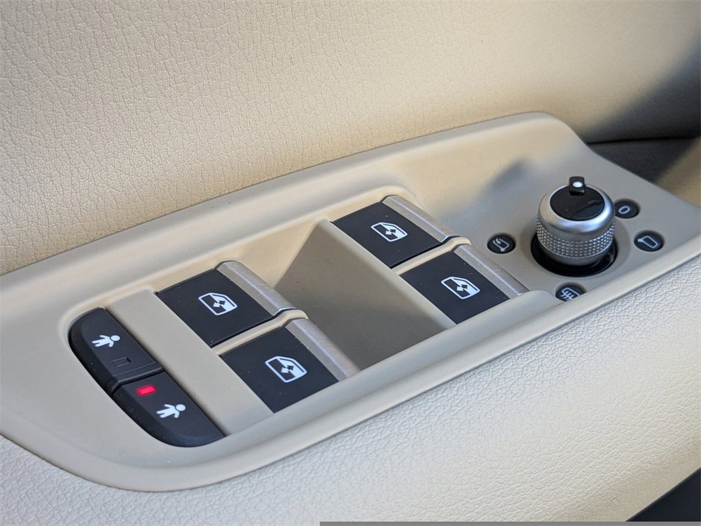 Used 2017 Audi Q7 3.0T Premium Plus w/ Premium Plus Package image 28