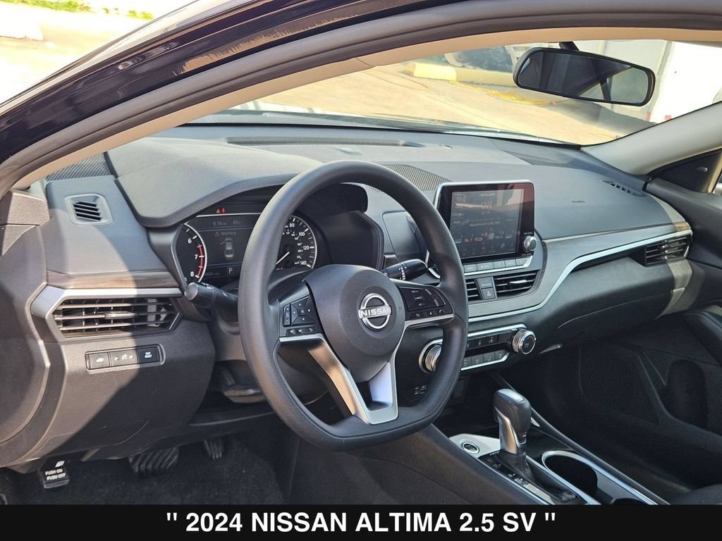 Used 2024 Nissan Altima 2.5 SV FWD image 13