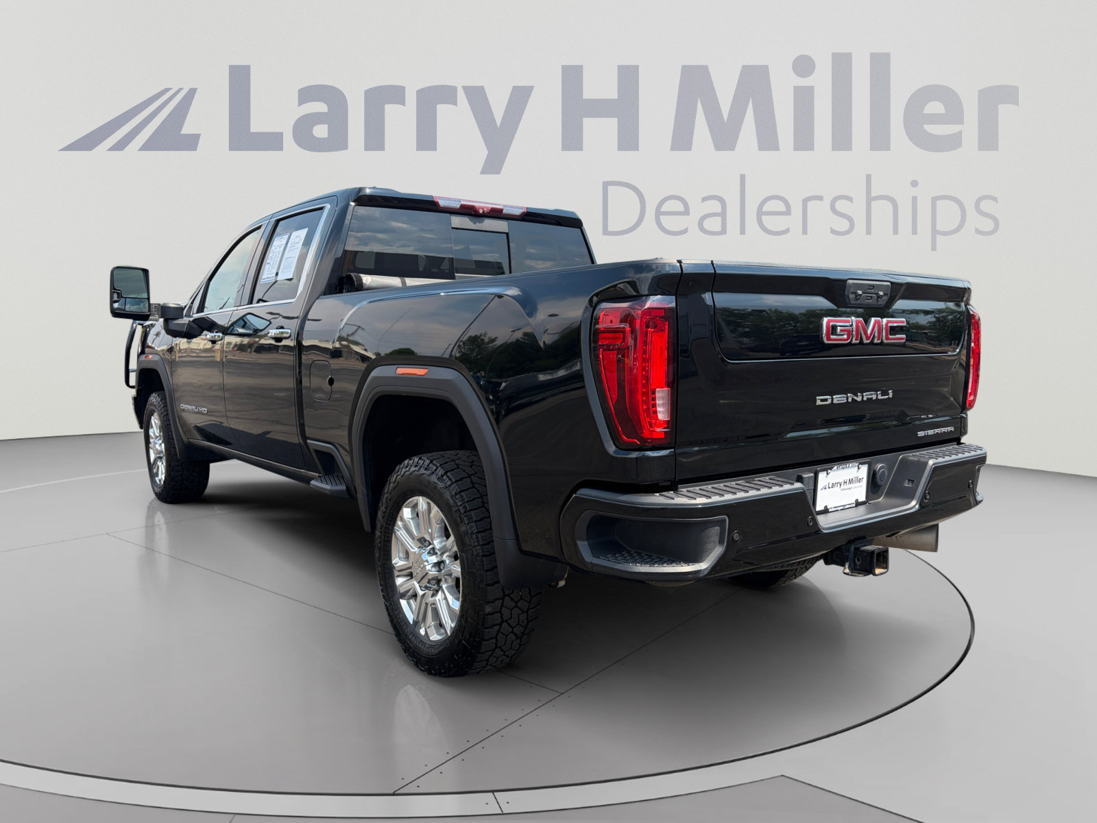 Used 2020 GMC Sierra 3500 Denali w/ Denali Ultimate Package AWD/4WD image 3