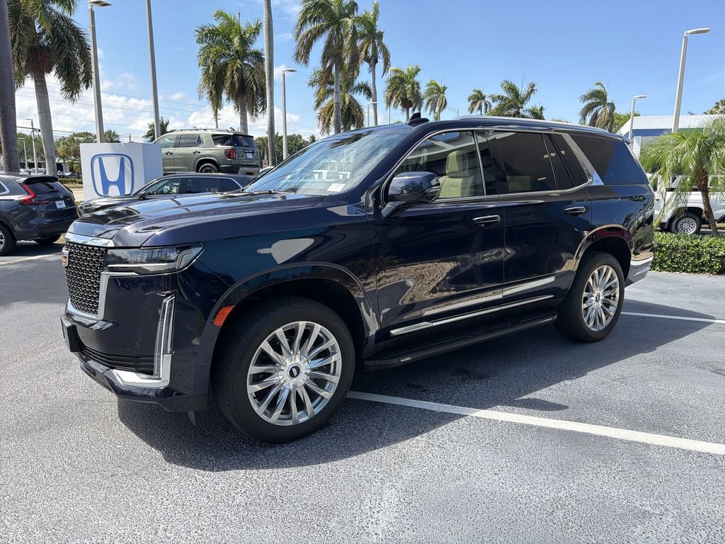 Used 2024 Cadillac Escalade Premium Luxury AWD/4WD image 4