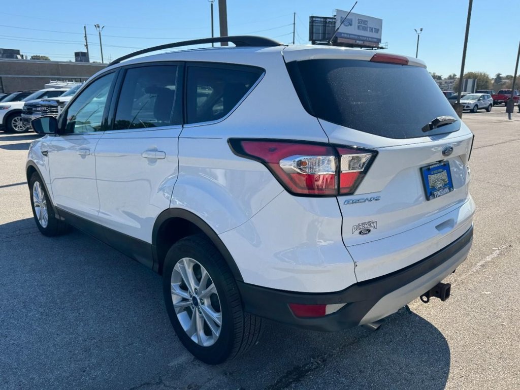 Used 2017 Ford Escape SE w/ Equipment Group 201A FWD image 5