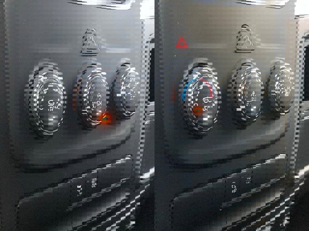 Used 2024 RAM 1500 Classic SLT image 25