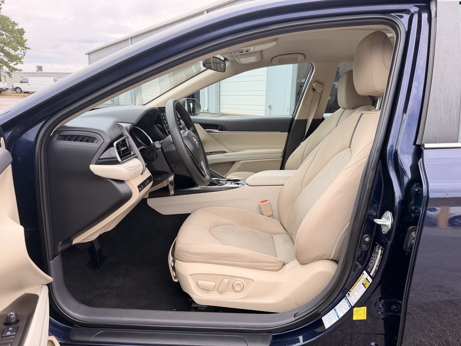 Used 2022 Toyota Camry LE AWD/4WD image 14