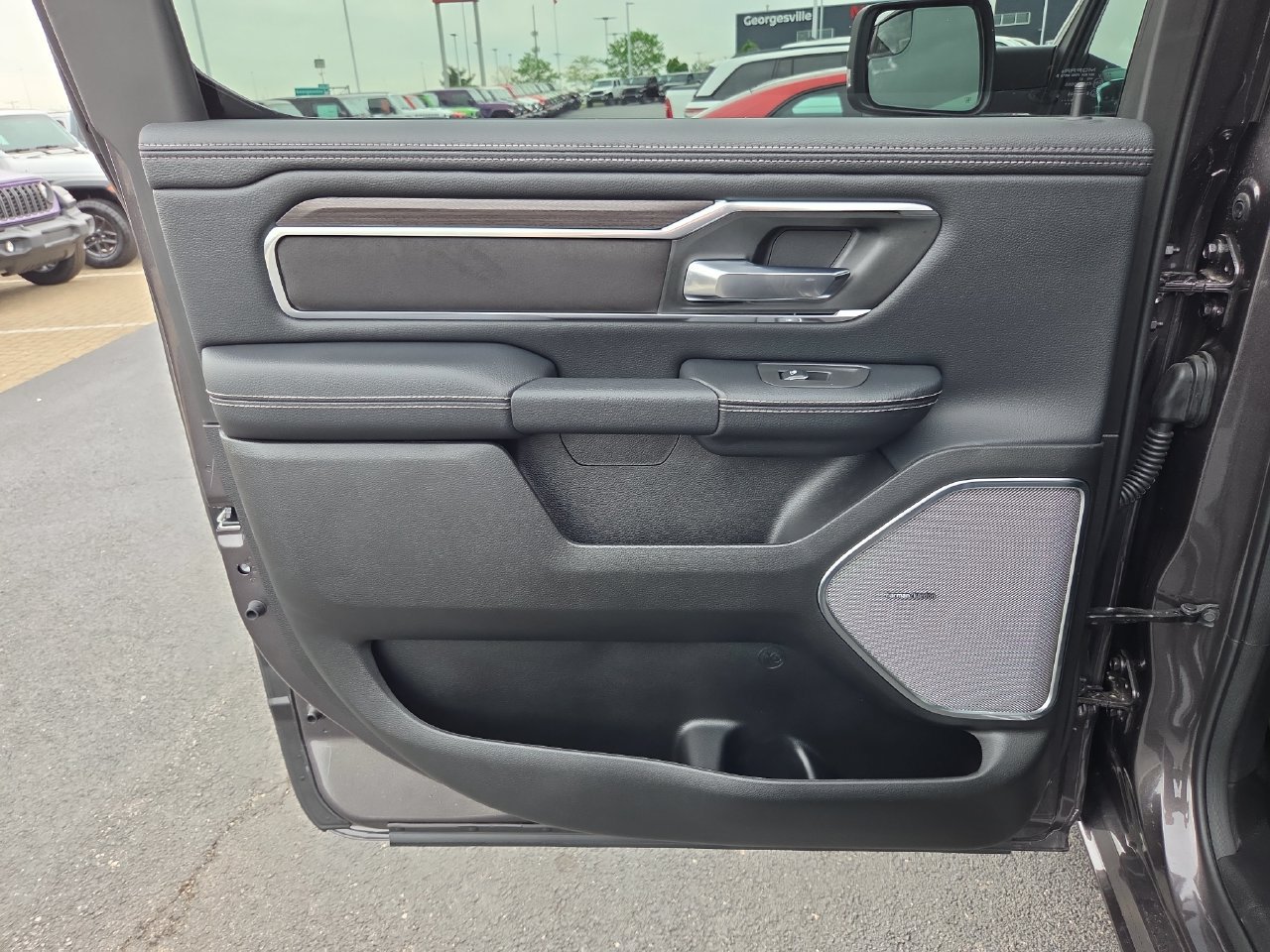 New 2026 RAM 1500 Laramie AWD/4WD image 14