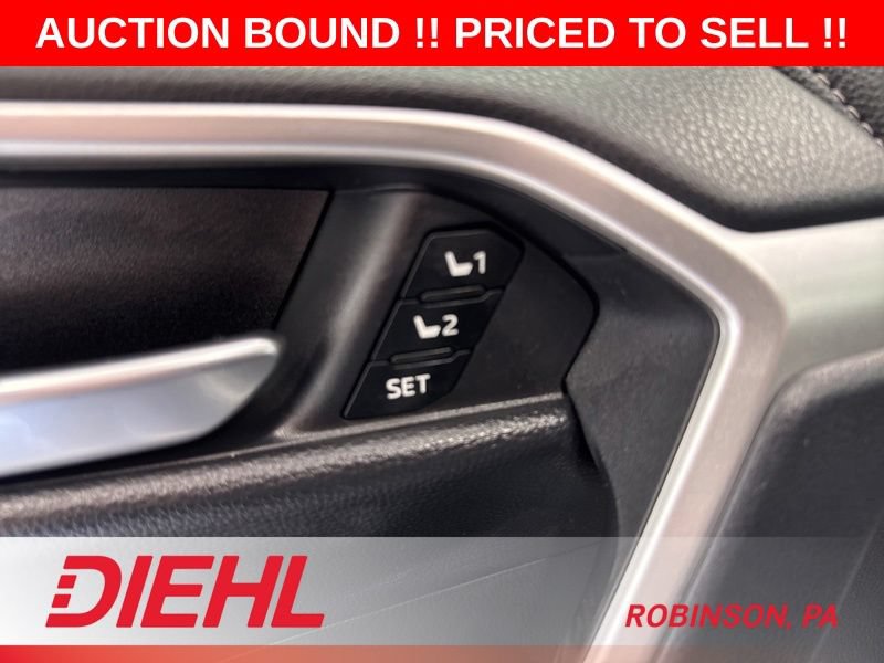 Used 2025 Toyota RAV4 Limited AWD/4WD image 24