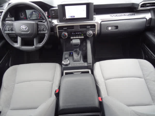 Used 2025 Toyota Tacoma SR5 AWD/4WD image 10