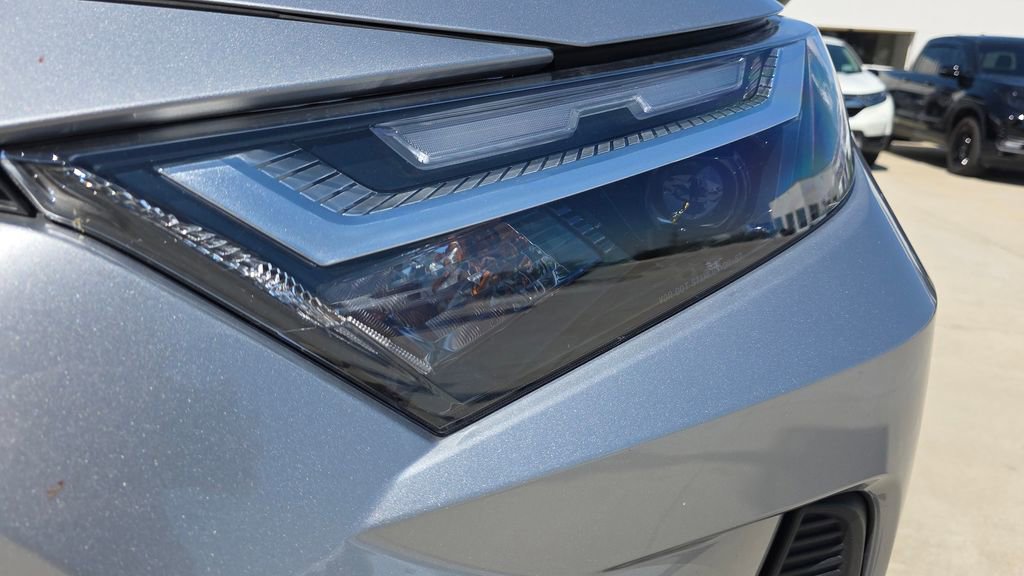 Used 2025 Toyota RAV4 XLE image 9