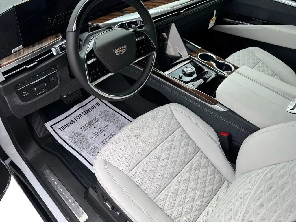New 2026 Cadillac Escalade ESV Platinum Sport w/ LPO, ONYX Package image 10