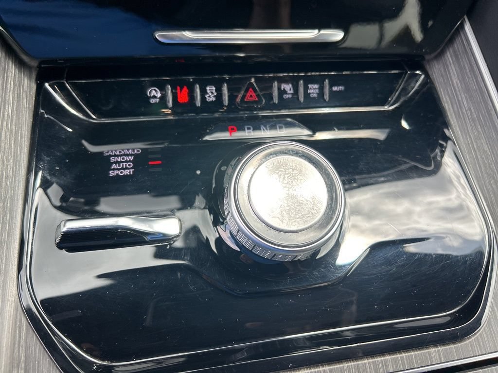 Used 2024 Jeep Wagoneer Series II AWD/4WD image 44