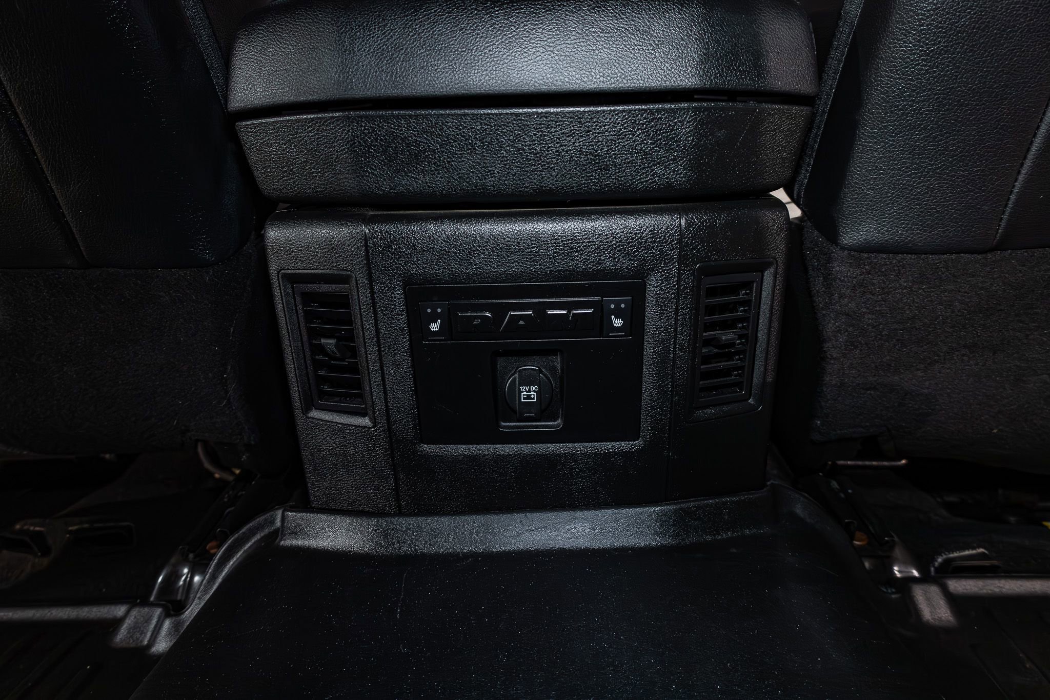 Used 2018 RAM 2500 Laramie w/ Sport Appearance Group AWD/4WD image 23