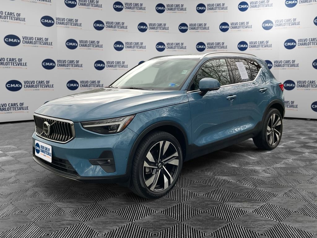 Certified 2024 Volvo XC40 B5 Plus w/ Climate Package image 1