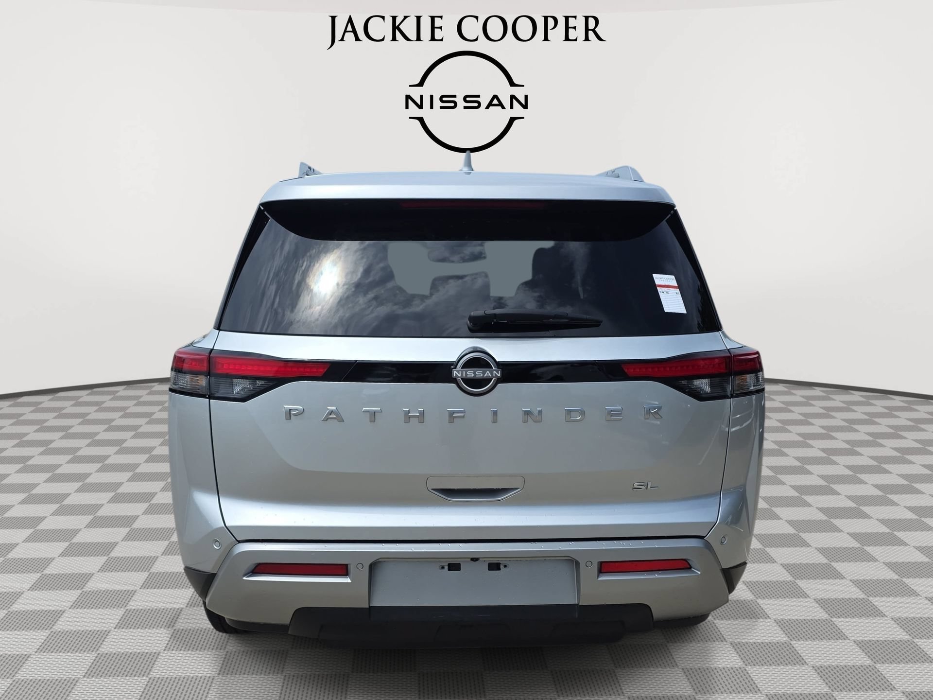 Used 2025 Nissan Pathfinder SL FWD image 6