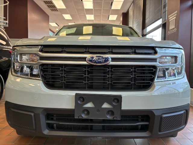 Used 2023 Ford Maverick Lariat FWD image 4