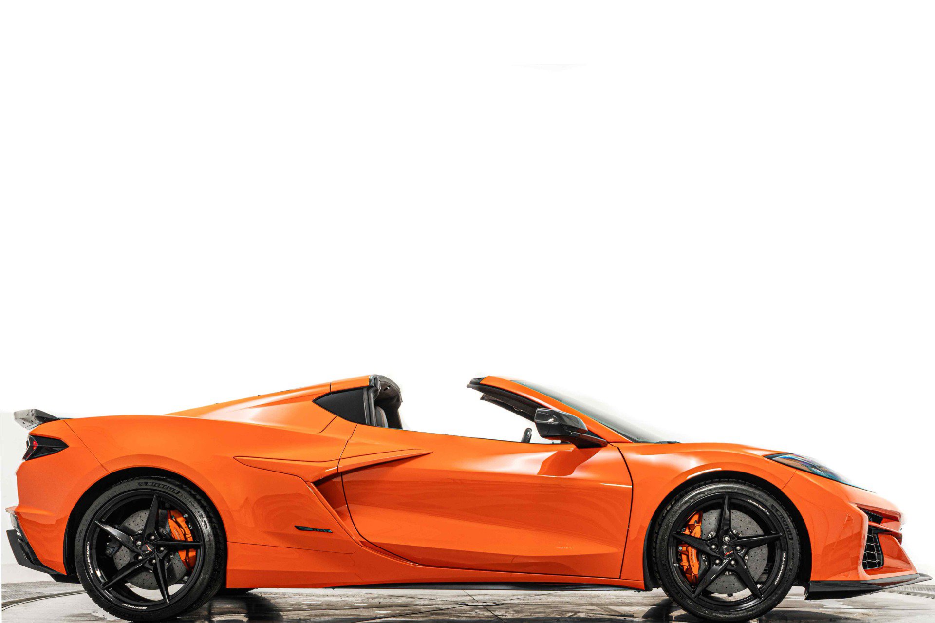 Used 2025 Chevrolet Corvette E-Ray AWD/4WD image 2