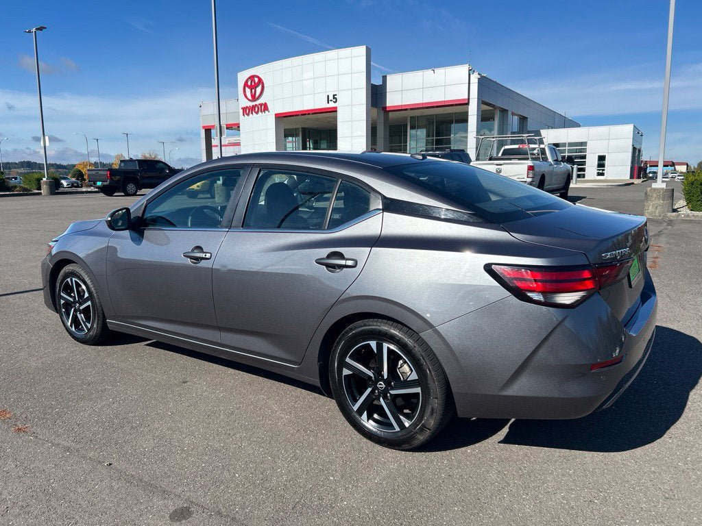 Used 2024 Nissan Sentra SV FWD image 8