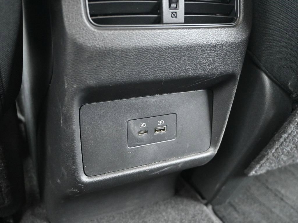 Used 2023 Nissan Rogue SV image 18