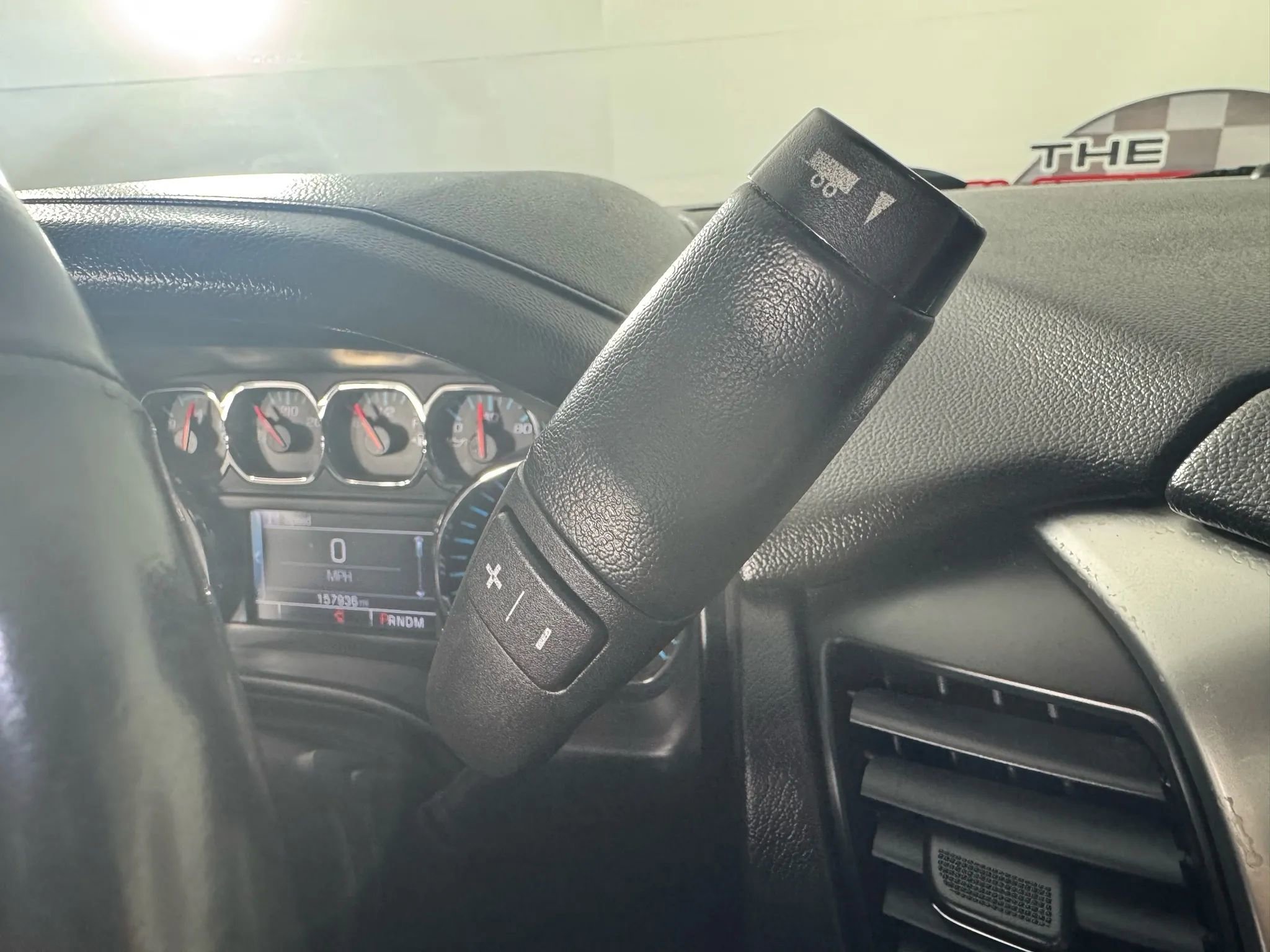 Used 2015 Chevrolet Suburban LT w/ Luxury Package image 21