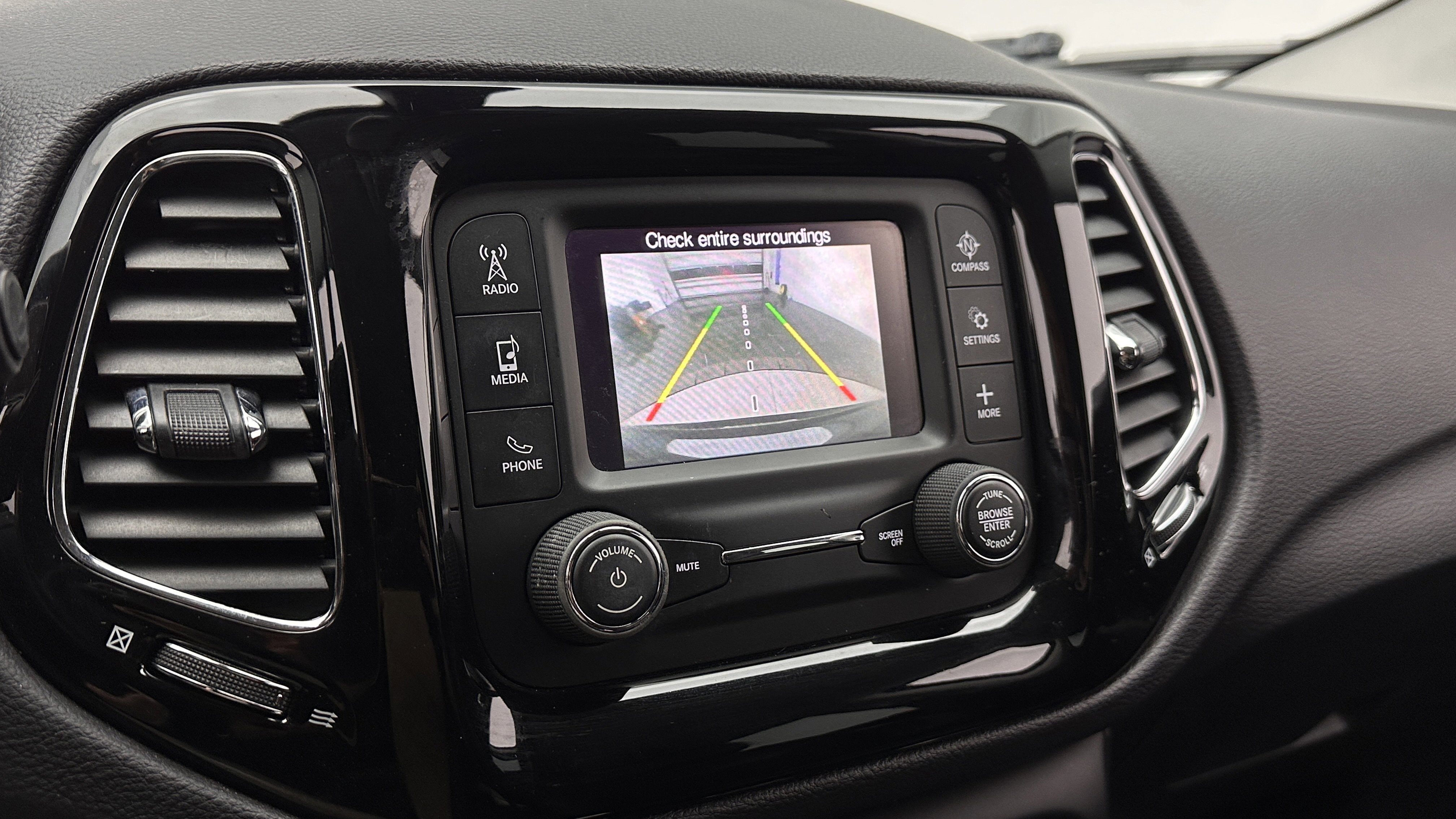 Used 2018 Jeep Compass Altitude image 17