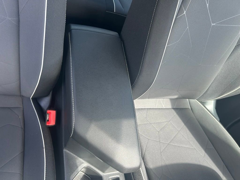 Used 2025 Volkswagen Jetta Sport image 40