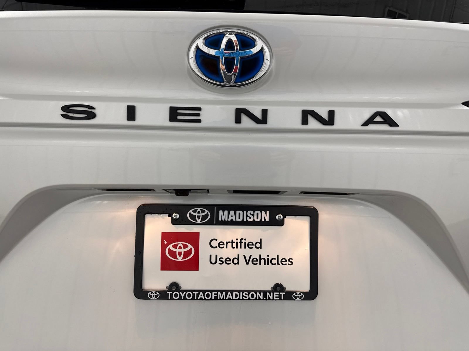 Used 2025 Toyota Sienna XLE FWD image 55