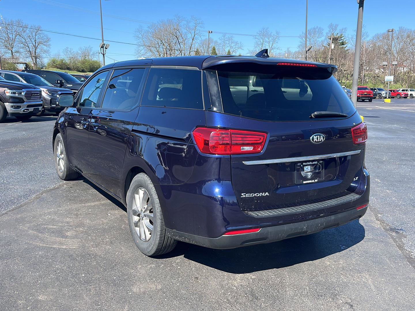 Used 2019 Kia Sedona LX FWD image 3
