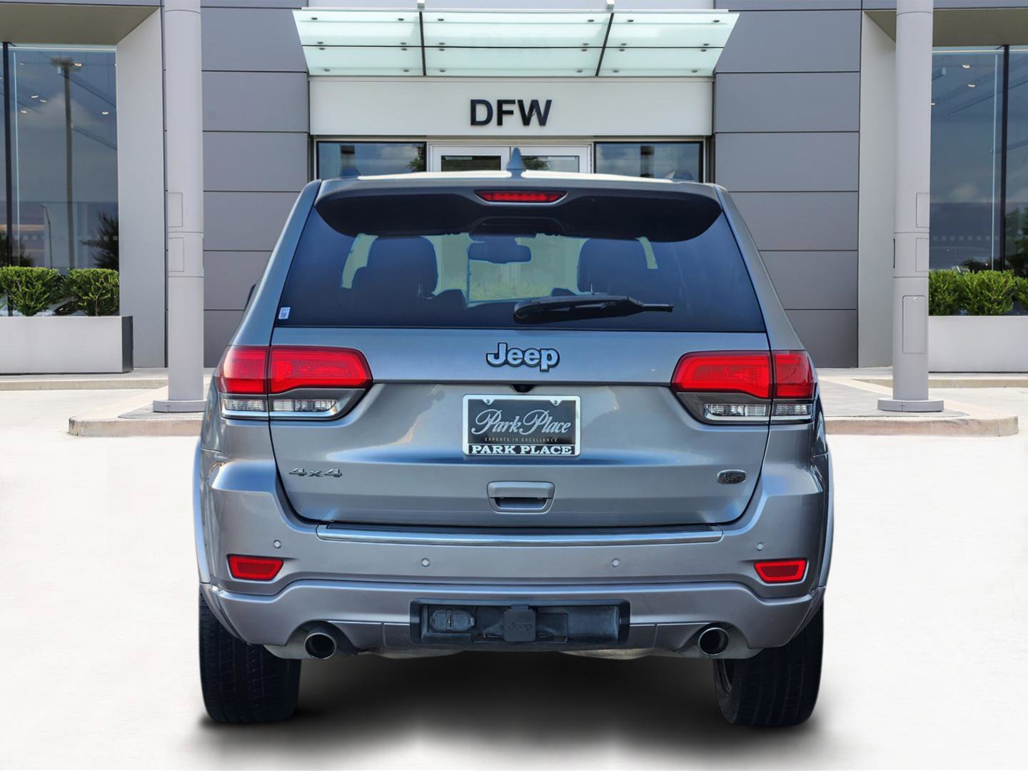 Used 2016 Jeep Grand Cherokee Overland image 6