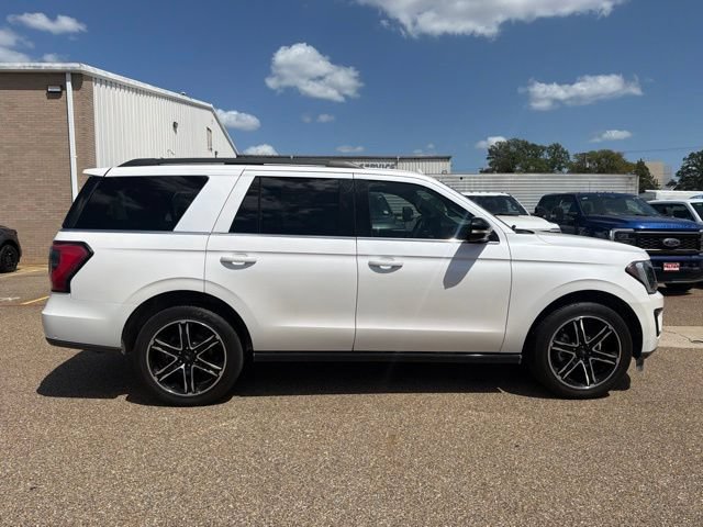 Used 2019 Ford Expedition Limited w/ Equipment Group 303A RWD image 3
