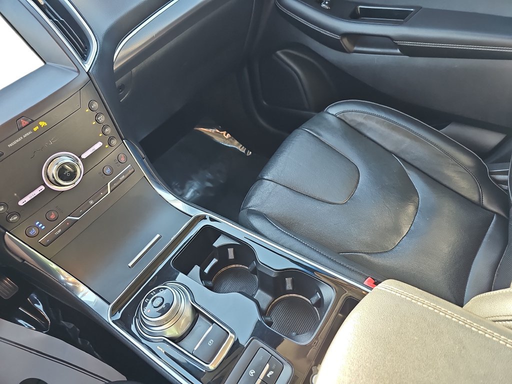 Used 2020 Ford Edge Titanium w/ Equipment Group 301A AWD/4WD image 25