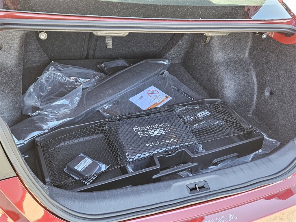 New 2025 Nissan Altima 2.5 SR image 11