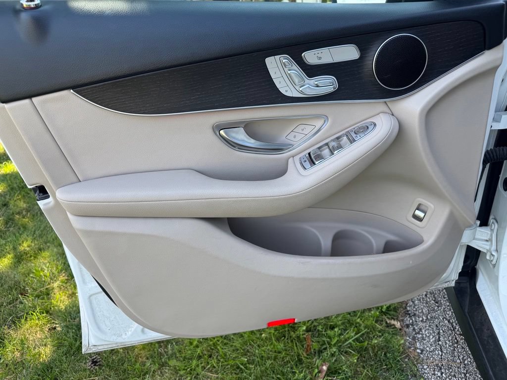 Used 2020 Mercedes-Benz GLC 300 4MATIC image 16