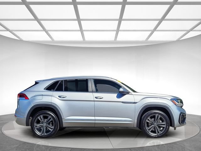 Used 2020 Volkswagen Atlas Cross Sport SE w/ Panoramic Sunroof Package FWD image 3