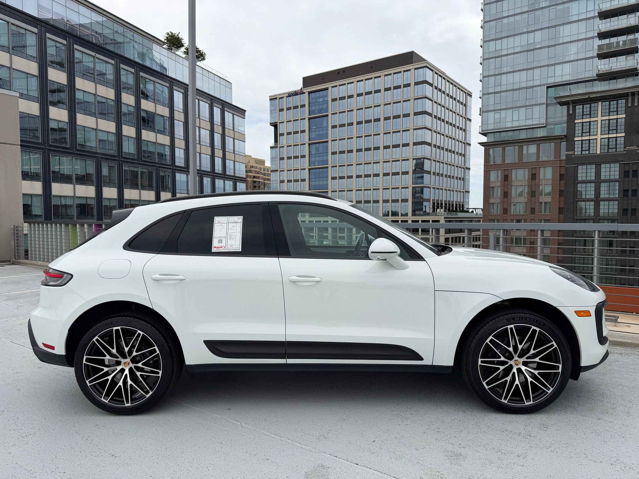 Certified 2026 Porsche Macan AWD/4WD image 8