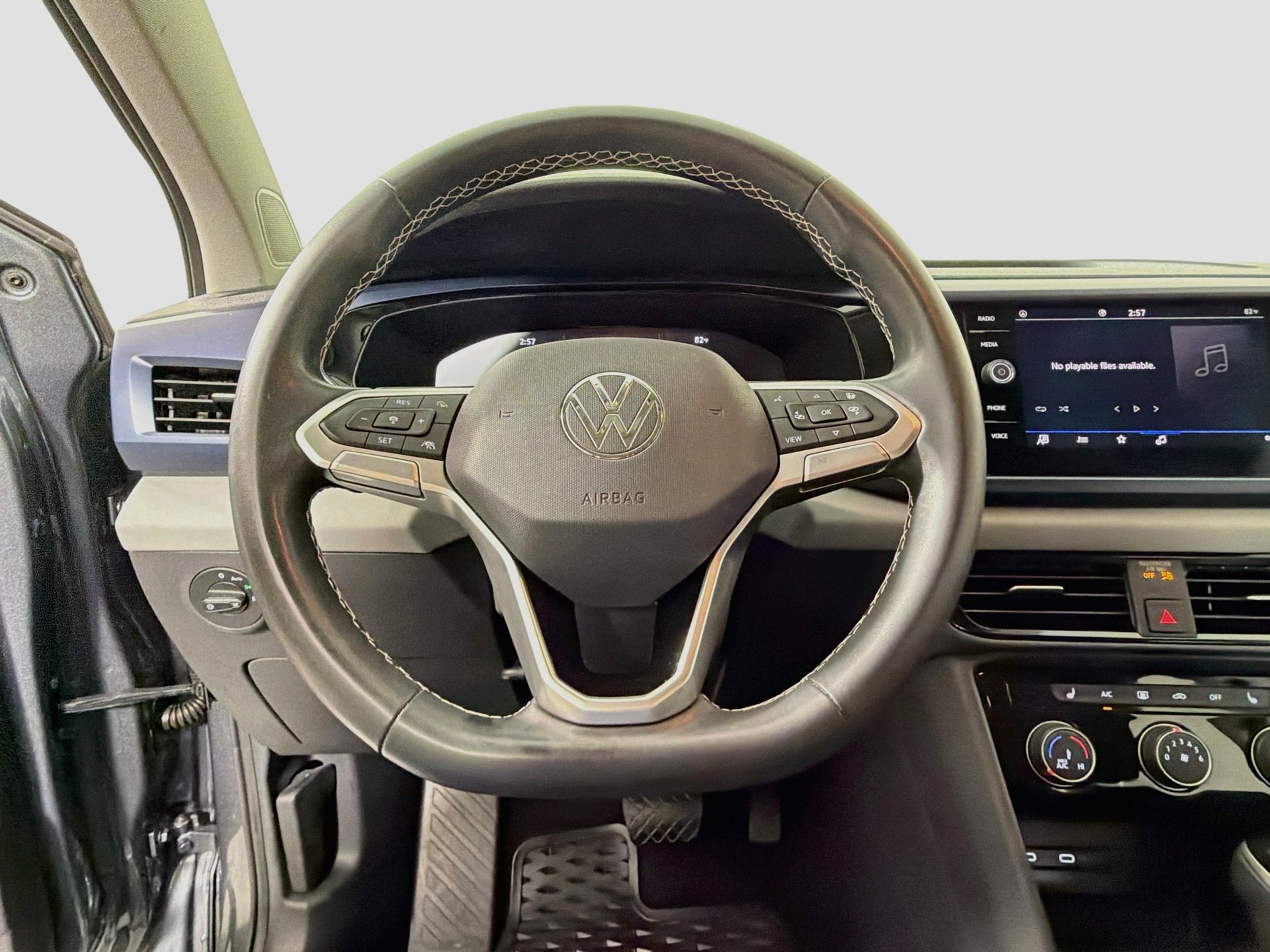 Used 2023 Volkswagen Taos SE FWD image 11