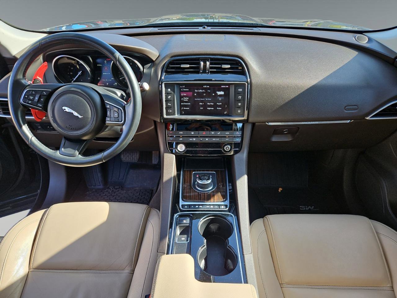 Used 2017 Jaguar F-PACE Prestige AWD/4WD image 11