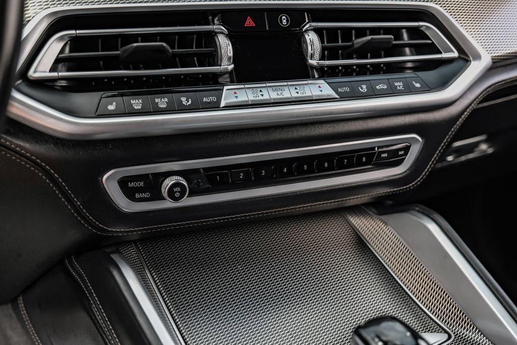 Used 2020 BMW X6 M50i w/ Premium Package AWD/4WD image 30