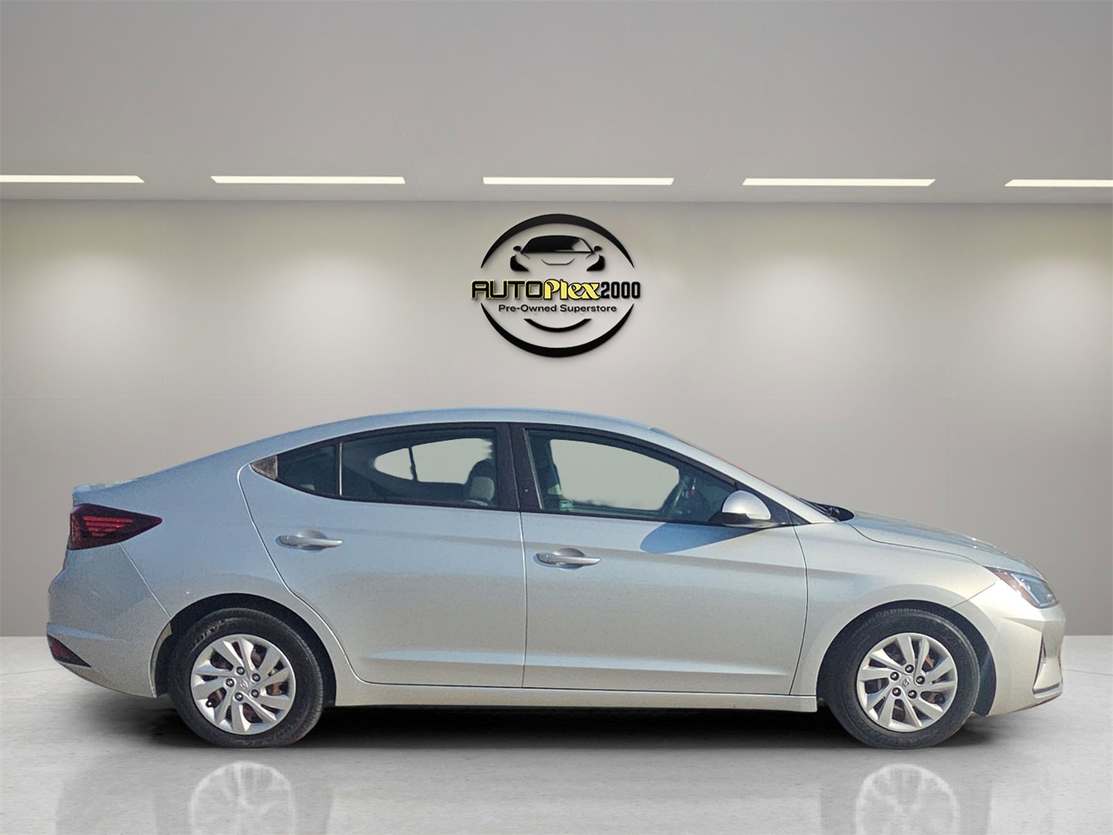 Used 2019 Hyundai Elantra SE image 8