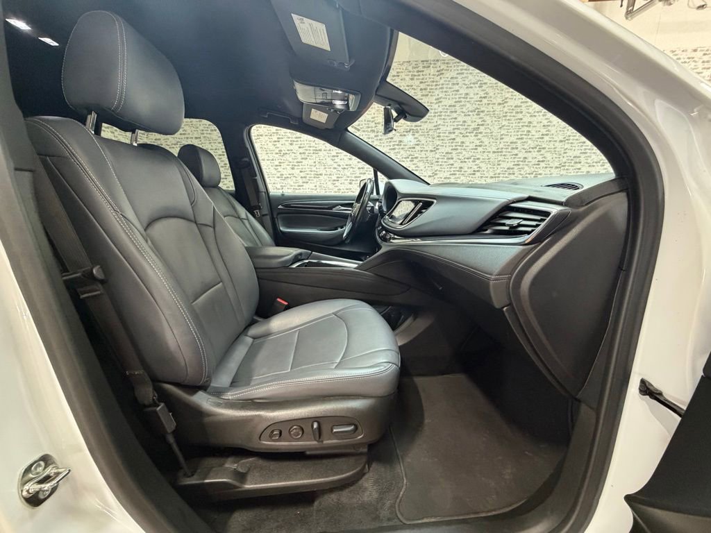 Used 2024 Buick Enclave Premium image 9
